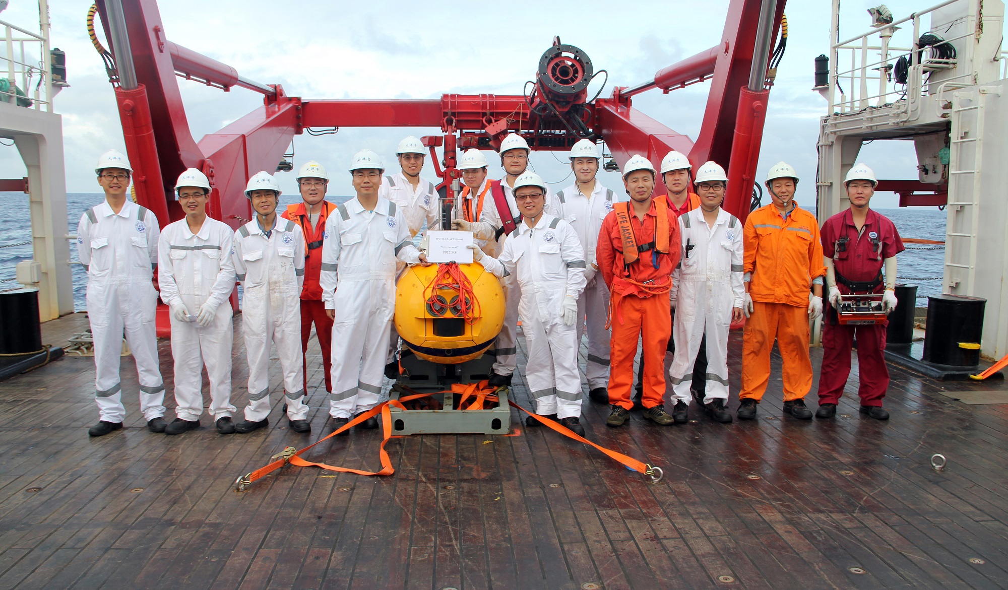 Expedition team members of the SIO successfully completed China’s 73rd Ocean Exploration Voyage
