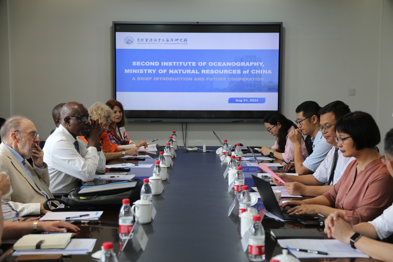 Jean-Paul Lainé, President of the World Federation of Scientific Workers, and His Delegation visited the SIO