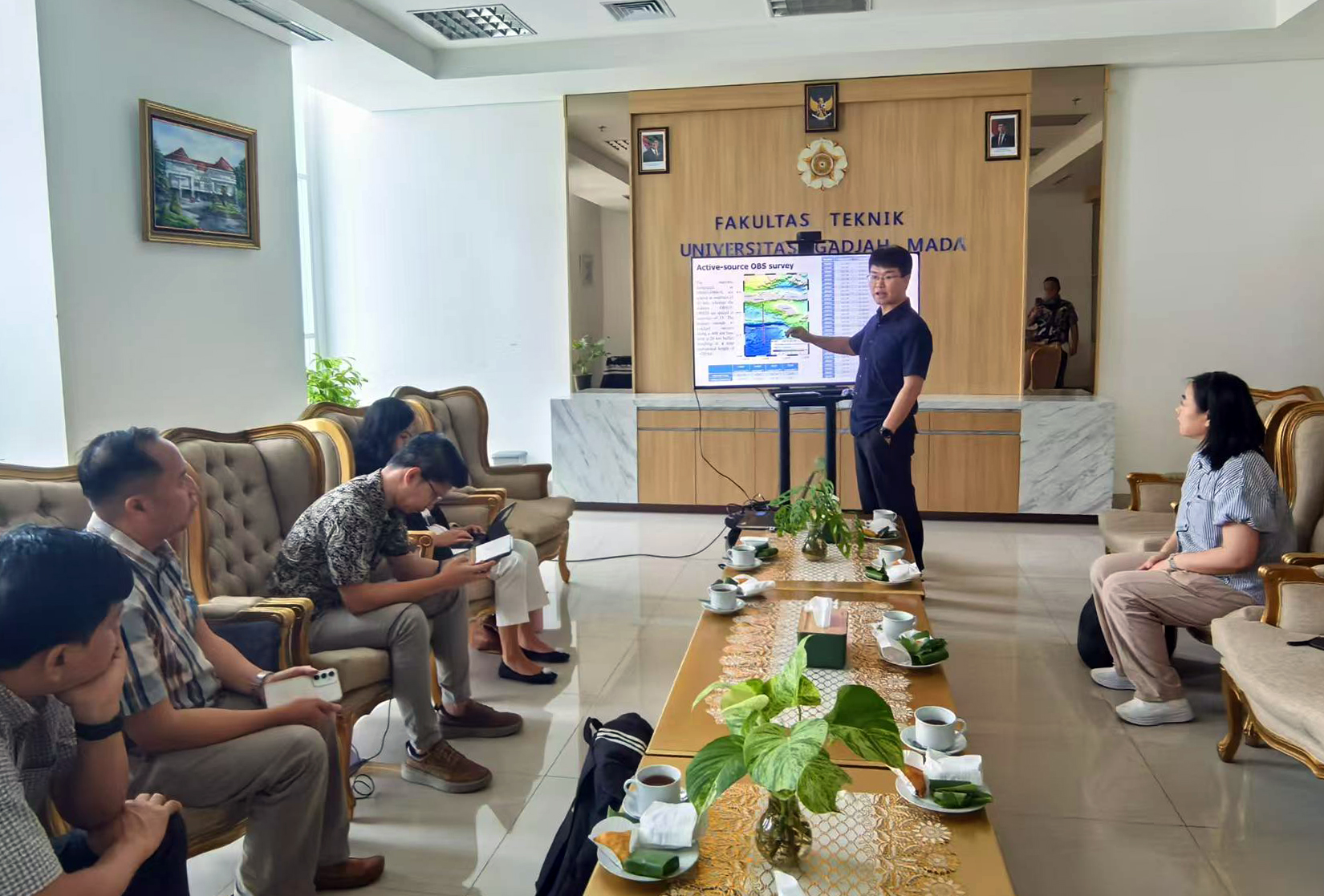 The delegation of the SIO visited the University of Gadjah Mada in Indonesia for exchange